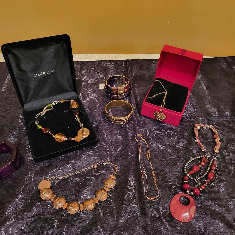 Earth Tone Jewelry - Many New. Over a dozen pieces. Estate Jewelry